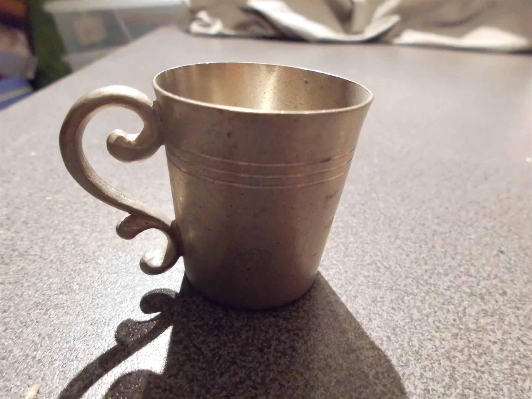 Tazze: Zinnbecher mit Henkel geschwungen, klein – Usato da Zürich venduto da abraxas1291