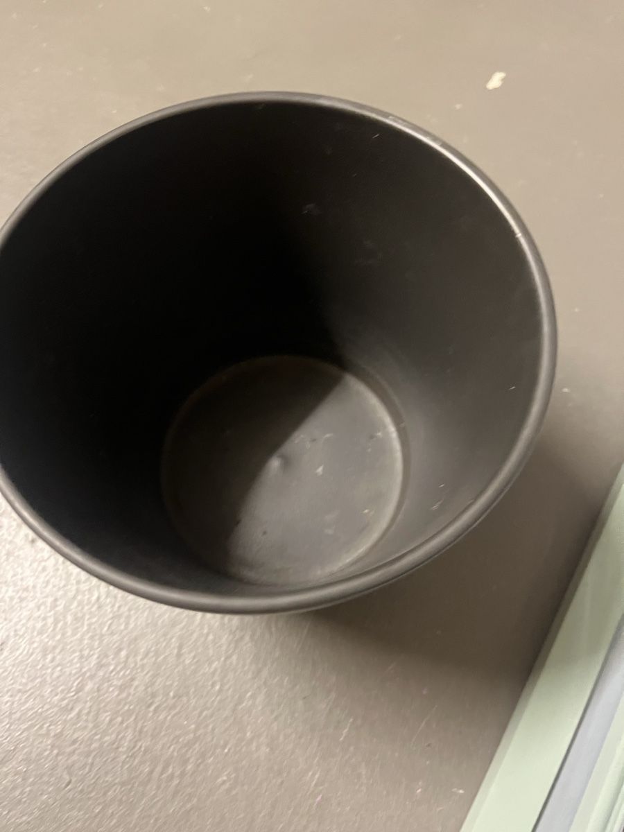 Vasi per fiori: 3 schwarze / graue Übertöpfe – Usato da Zürich venduto da ole_8rwr 2