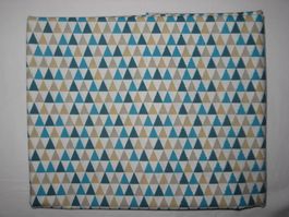 Baumwollstoff weiss mit Dreiecke petrol/beige