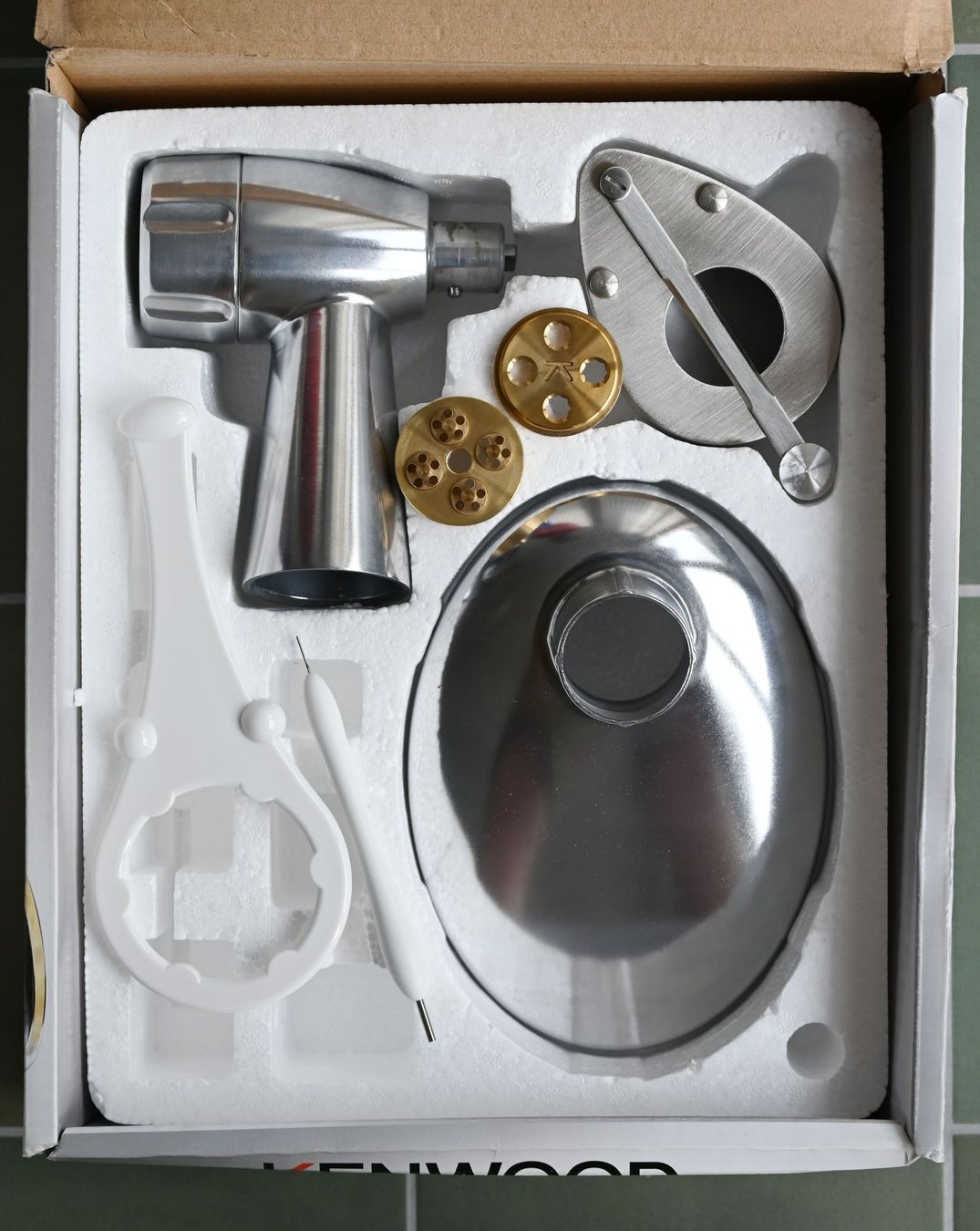 Kenwood Elettrodomestici da cucina: Kenwood AT910 Profi-Nudelaufsatz – Usato da Bern venduto da Mydogonline 4