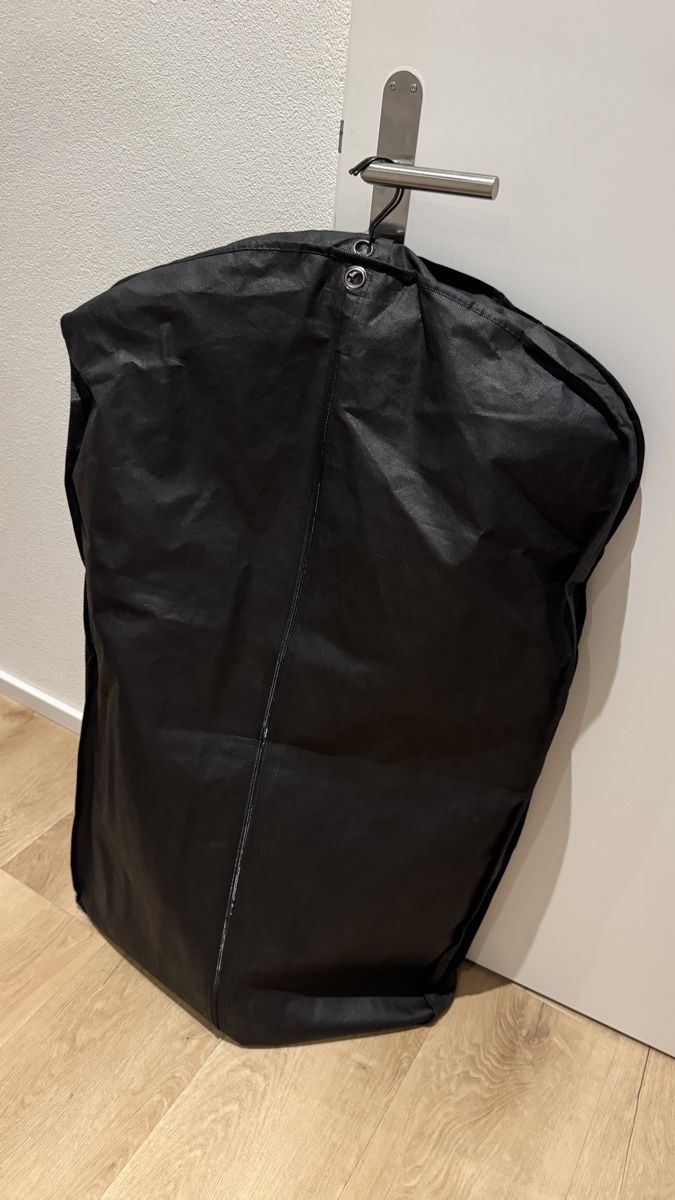 Cinque Costumes, combinaisons de sport et fonctionnelles: Cinque Anzug  – D'occasion à Eiken par ju.bi 4