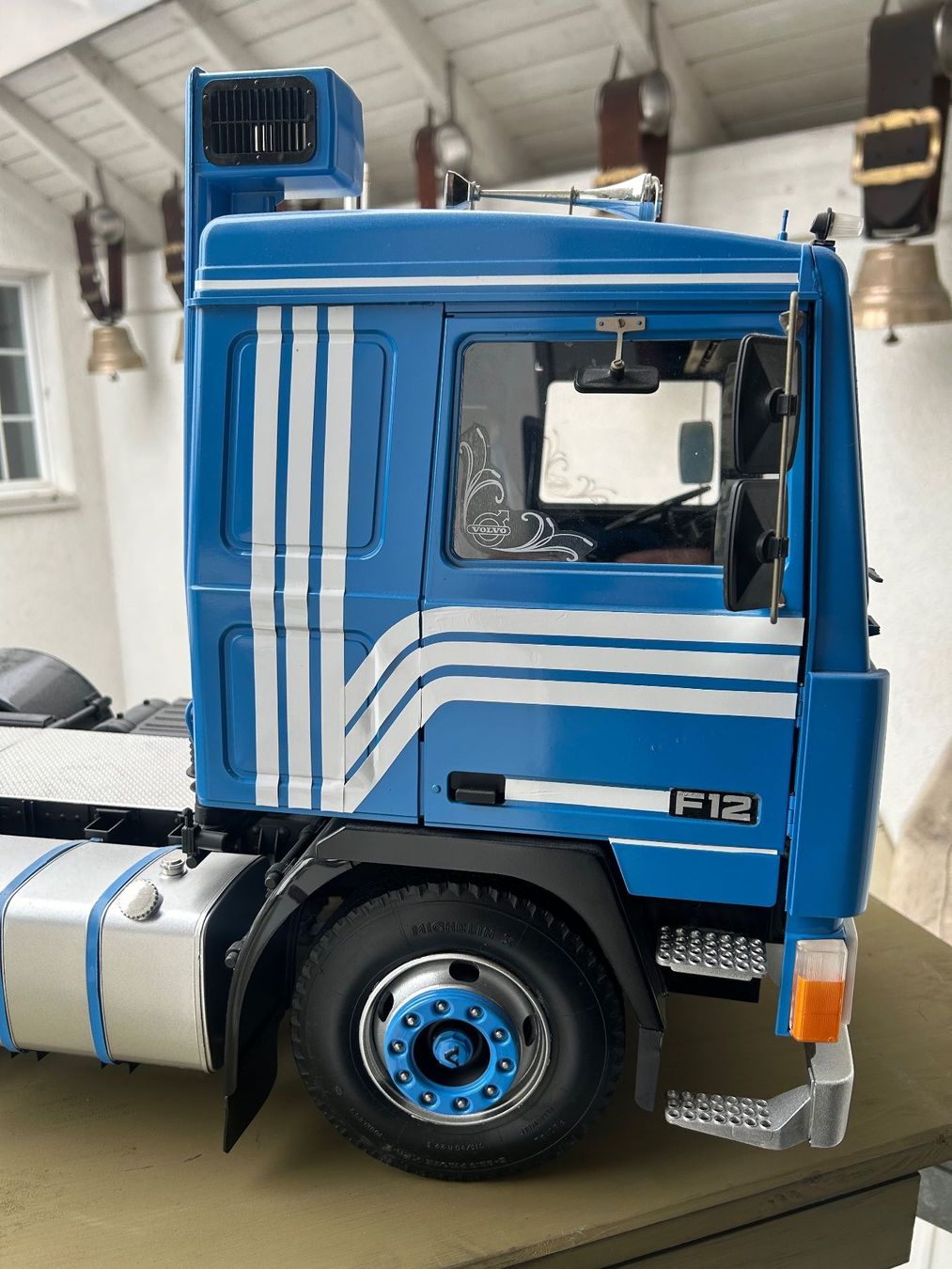 Pocher Modellini d'auto: Volvo F12 1:8 Pocher – Usato da Reinach AG venduto da Gmc352 2