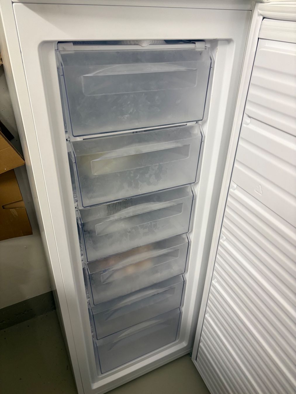 Kibernetik Gefrierschrank: Tiefkuehlschrank kibernetik 1400mm – Gebraucht aus Zürich von Tatiana_74 3