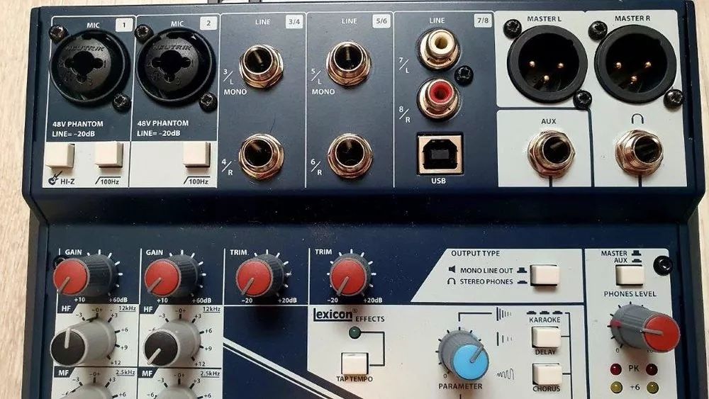 Soundcraft Console di mixaggio: small mixing desk w/ effects by Soundcraft: Notepad-8FX – Usato da Genève venduto da pascalis_v 1