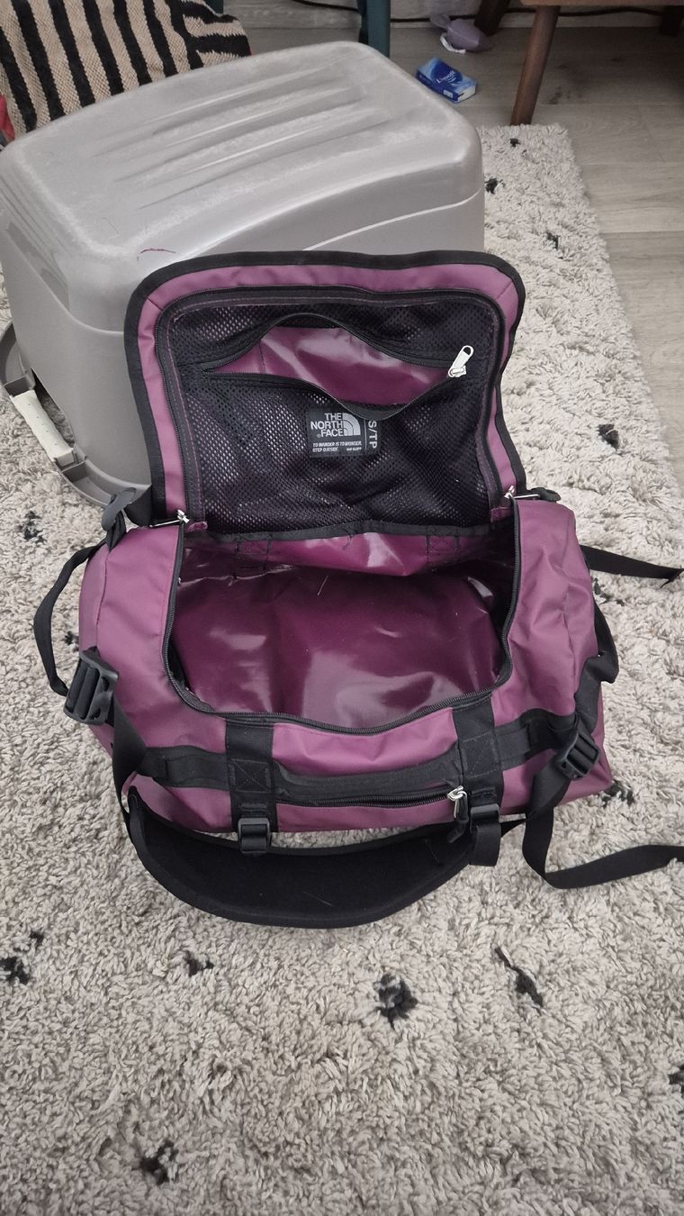 North Face Zaini: Base Camp Duffel - Xs Boysenberry/TNF black – Usato da Watt venduto da sarahZH1995