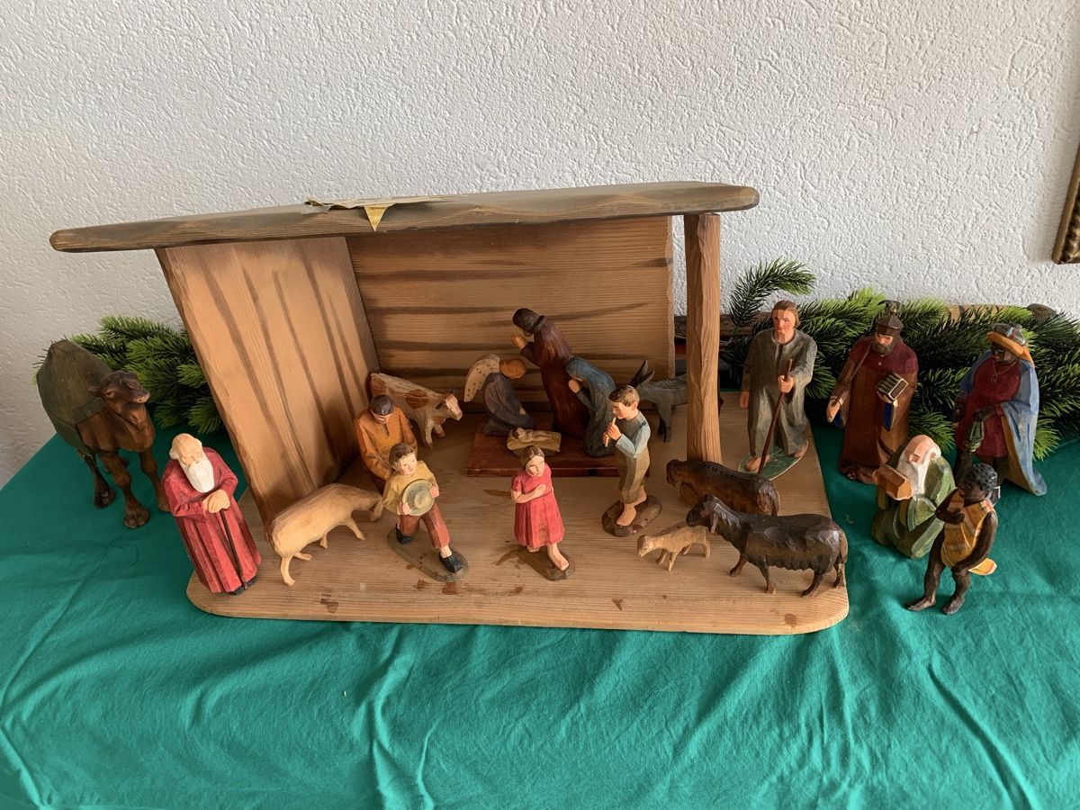 Figuren: Komplette Weihnachtskrippe Hugler Brienz 22 teilig  – Gebraucht aus Rothrist von Oddymanliane