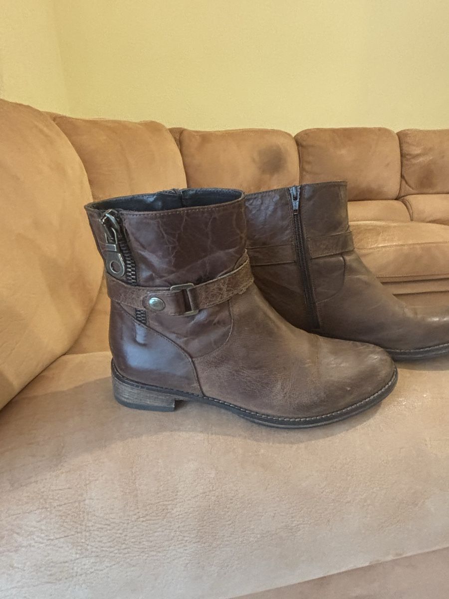 Damenschuhe: Bottine en cuir – Gebraucht aus Attalens von roronana 1
