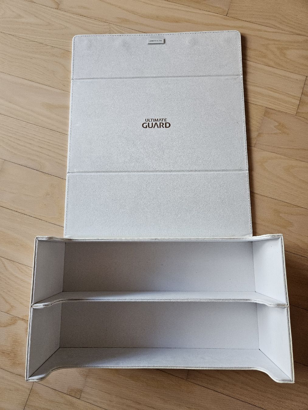 Portagioie: Ultimate Guard Deck Box, weiss – Usato da Winterthur venduto da Baschi_oli_29 1