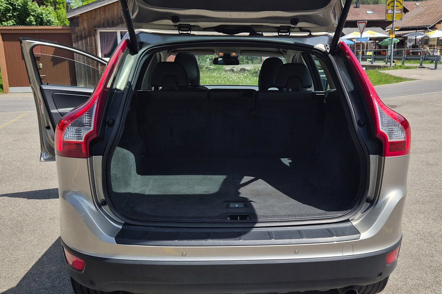 Volvo Automobili: Volvo XC 60 T6 – Usato da Alpthal venduto da Stj2 2