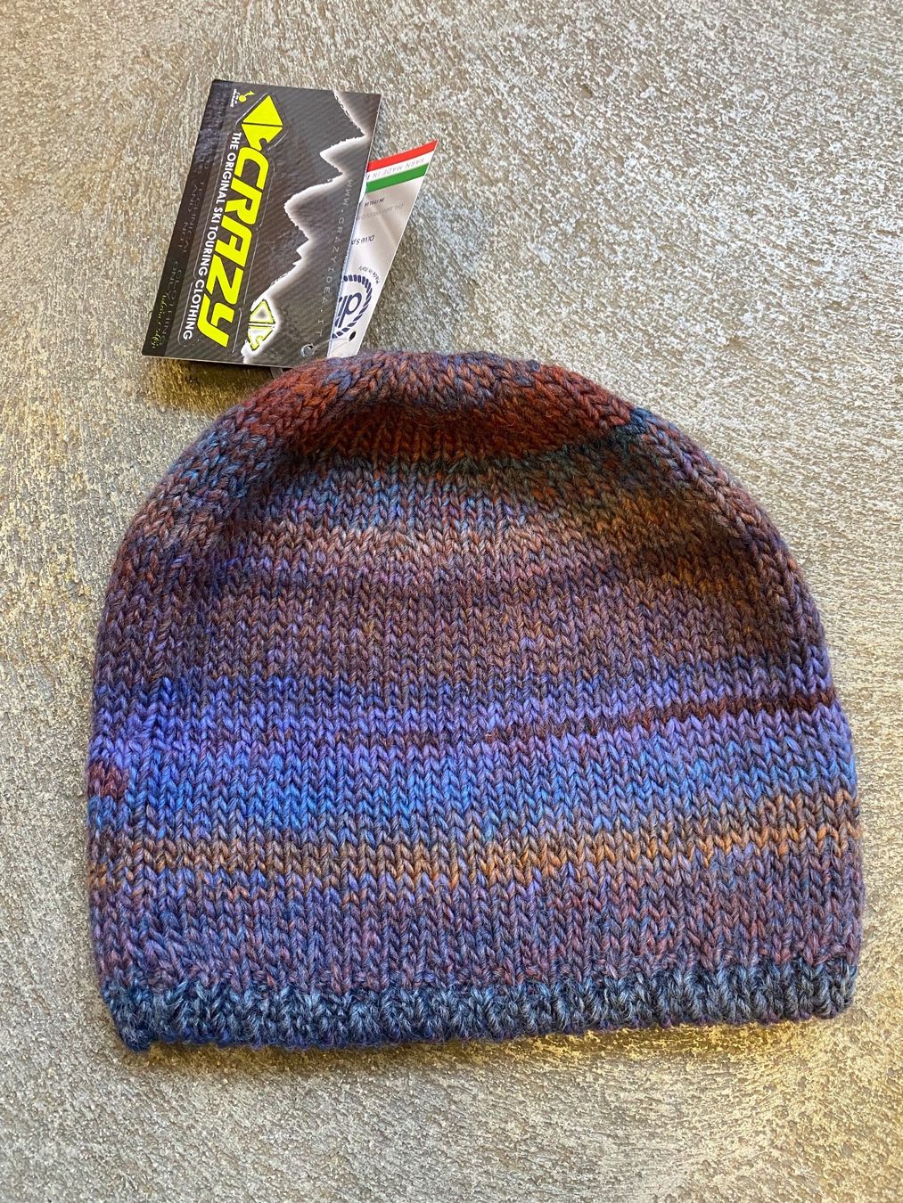 Copricapi, berretti & cappellini: Bonnet Crazy Femmes Taille M -70% – Nuovo e nell'imballaggio originale da Orbe venduto da D-stockFactory-Orbe 1
