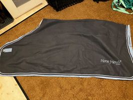 Schöne Abschwitzdeckeaus sehr weichem Fleece