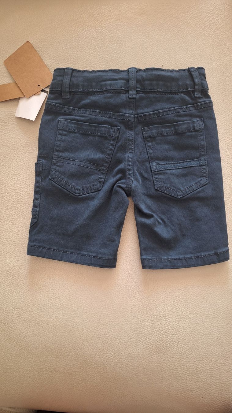 Pantalons: Short cargo garçon neuf,  taille 7/8 ans. – Neuf avec emballage d'origine à Neuchâtel par Kebah 1