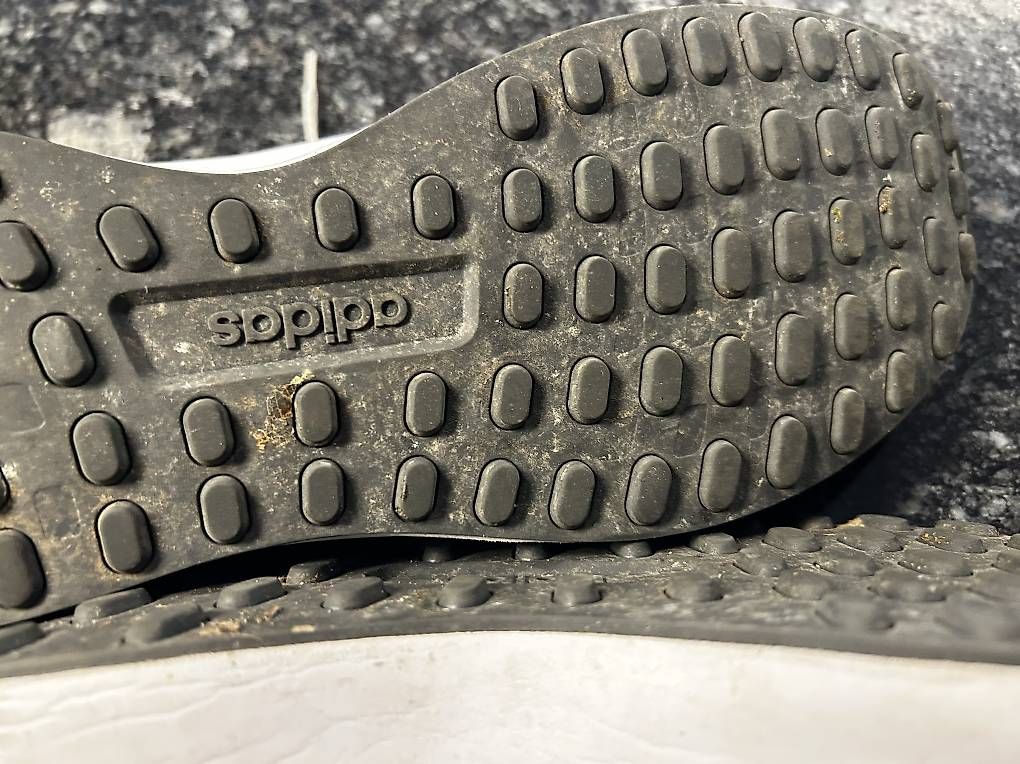 Chaussures hommes: Adidas Grösse 44 – D'occasion à Oberuzwil par Becksbomb 1