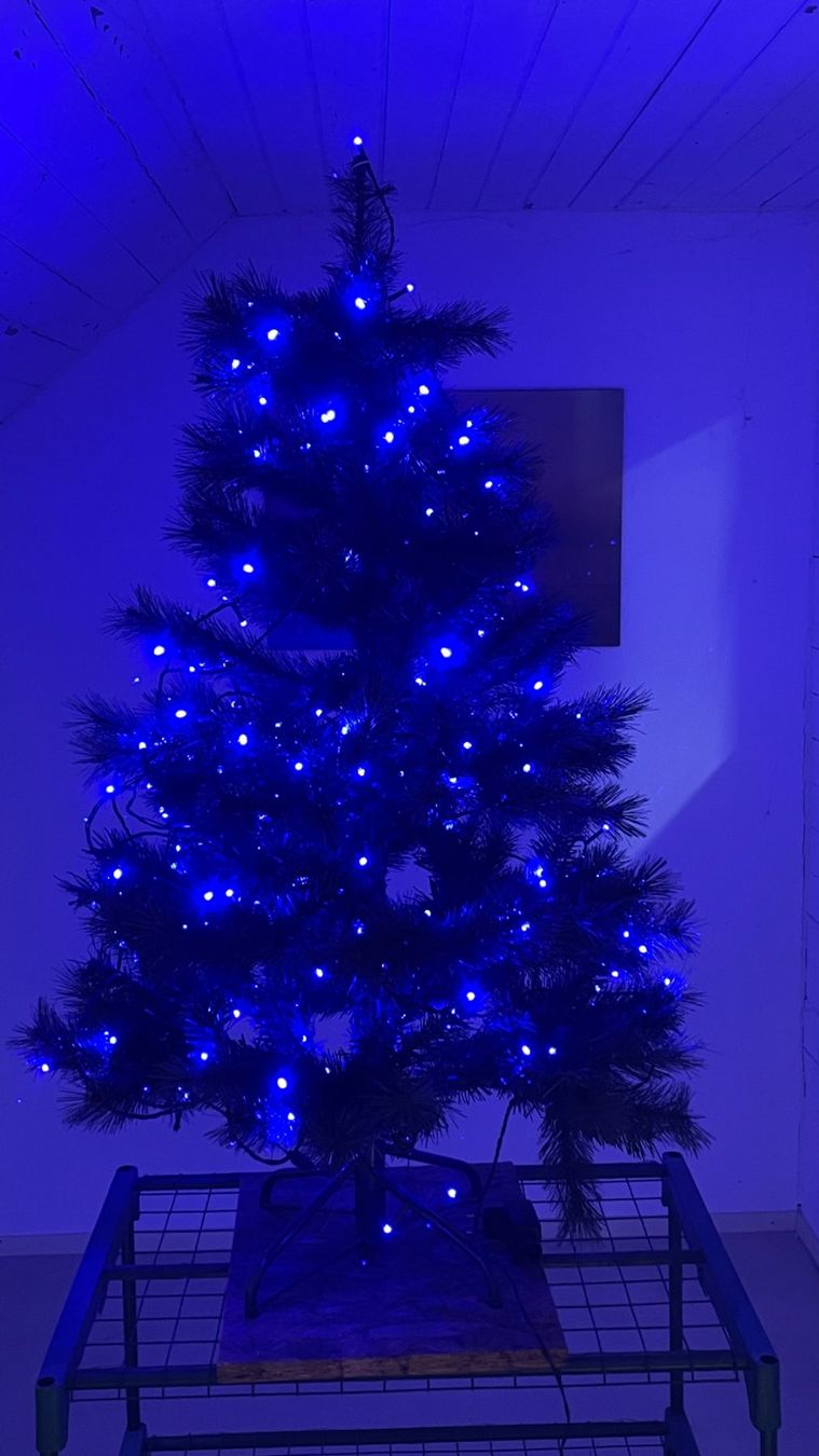 Toutes les décorations: Künstlicher Weihnachtsbaum – D'occasion à Udligenswil par Quarz2002 1