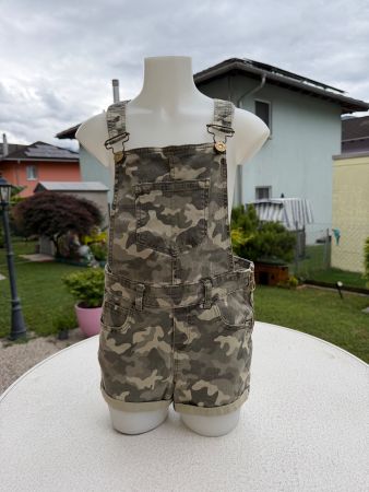 Top Zustand Latzhosen Shorts  für Mädchen (gr. 146)