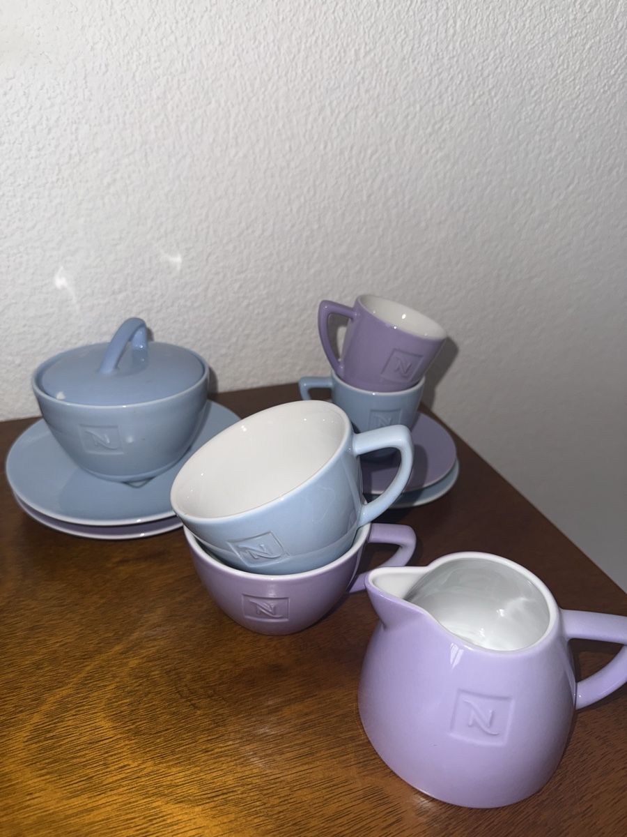 Services de table: Kaffeeset Nedpresso pastell – D'occasion à Mörschwil par Seegurke18
