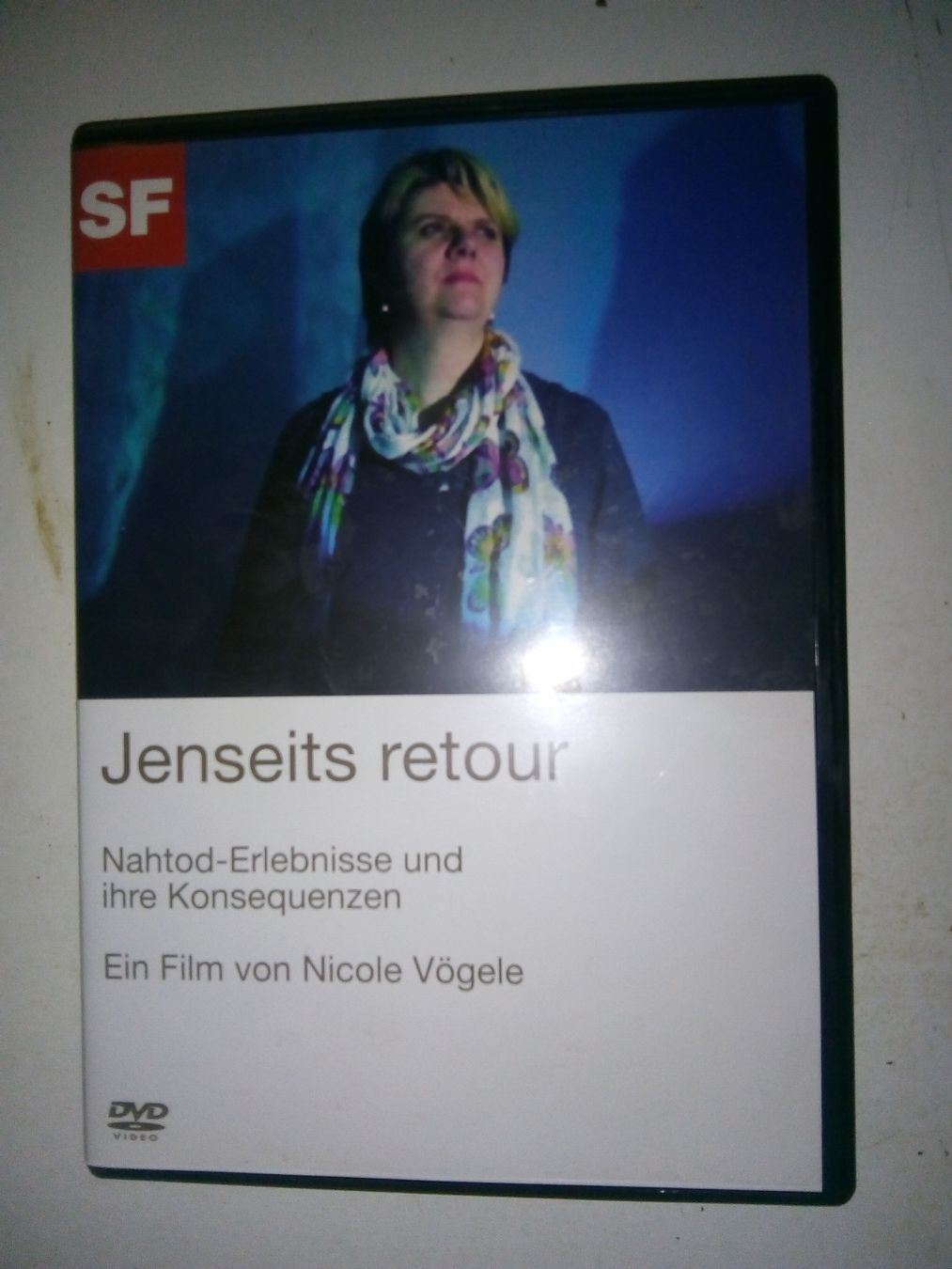 Tutti i DVDs: Jenseits retour - Nahtoderlebnisse & ihre Konsequenzen ©2010 – Usato da St. Gallen venduto da elk2021