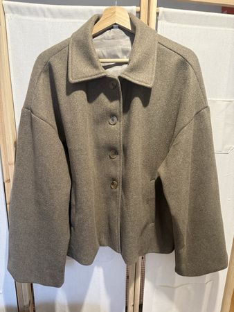 Kurze Jacke Polyester beige Grösse L in gutem Zustand