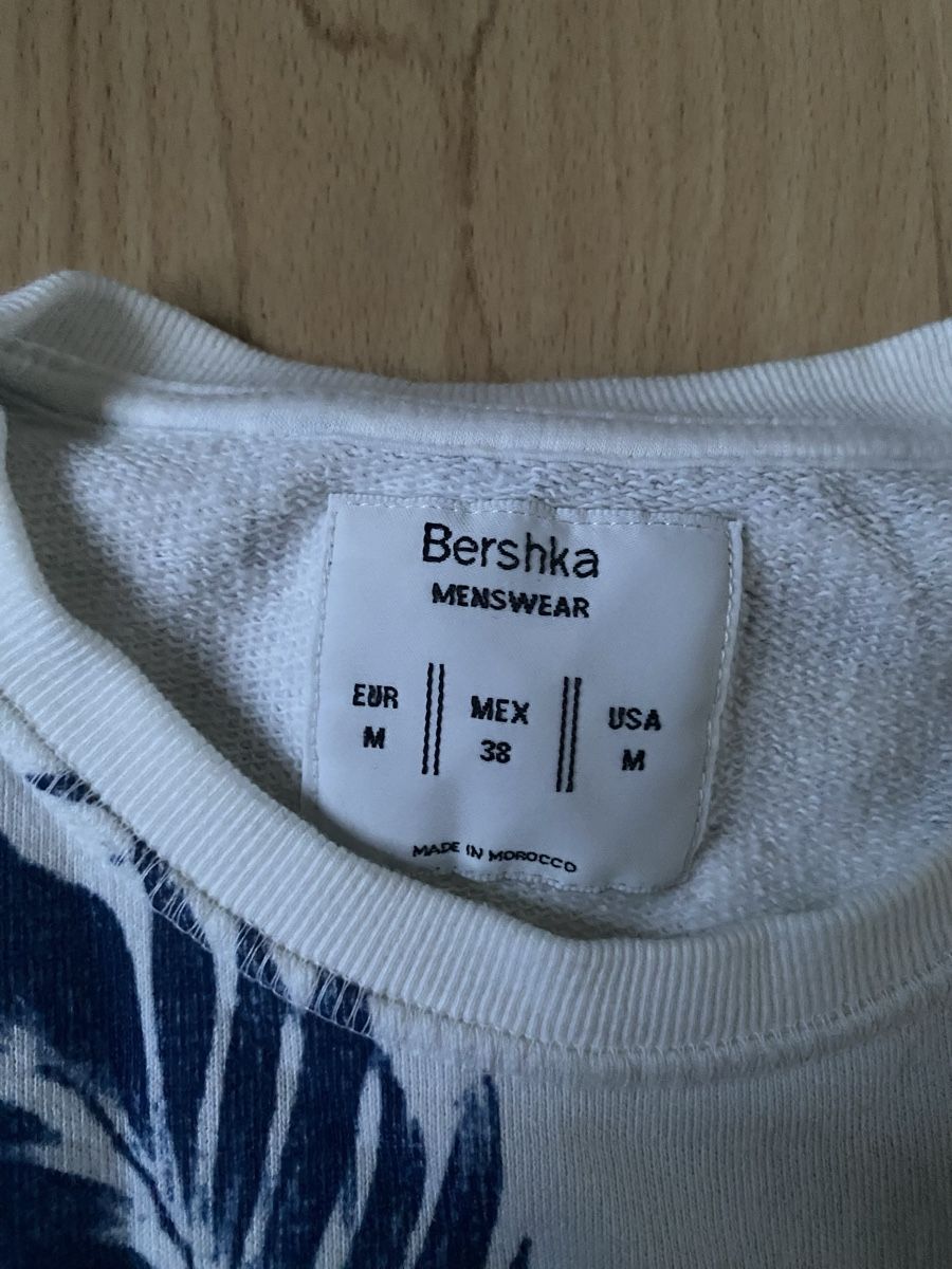 Bershka Maglioni & Felpe: BERSHKA SWEATSHIRT MIT BLATTMUSTER, GR. M – Usato da Arbon venduto da arminnnn 2