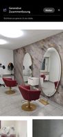 Friseursalon: 2 Stühle mit Waschbecken, Spiegel usw.