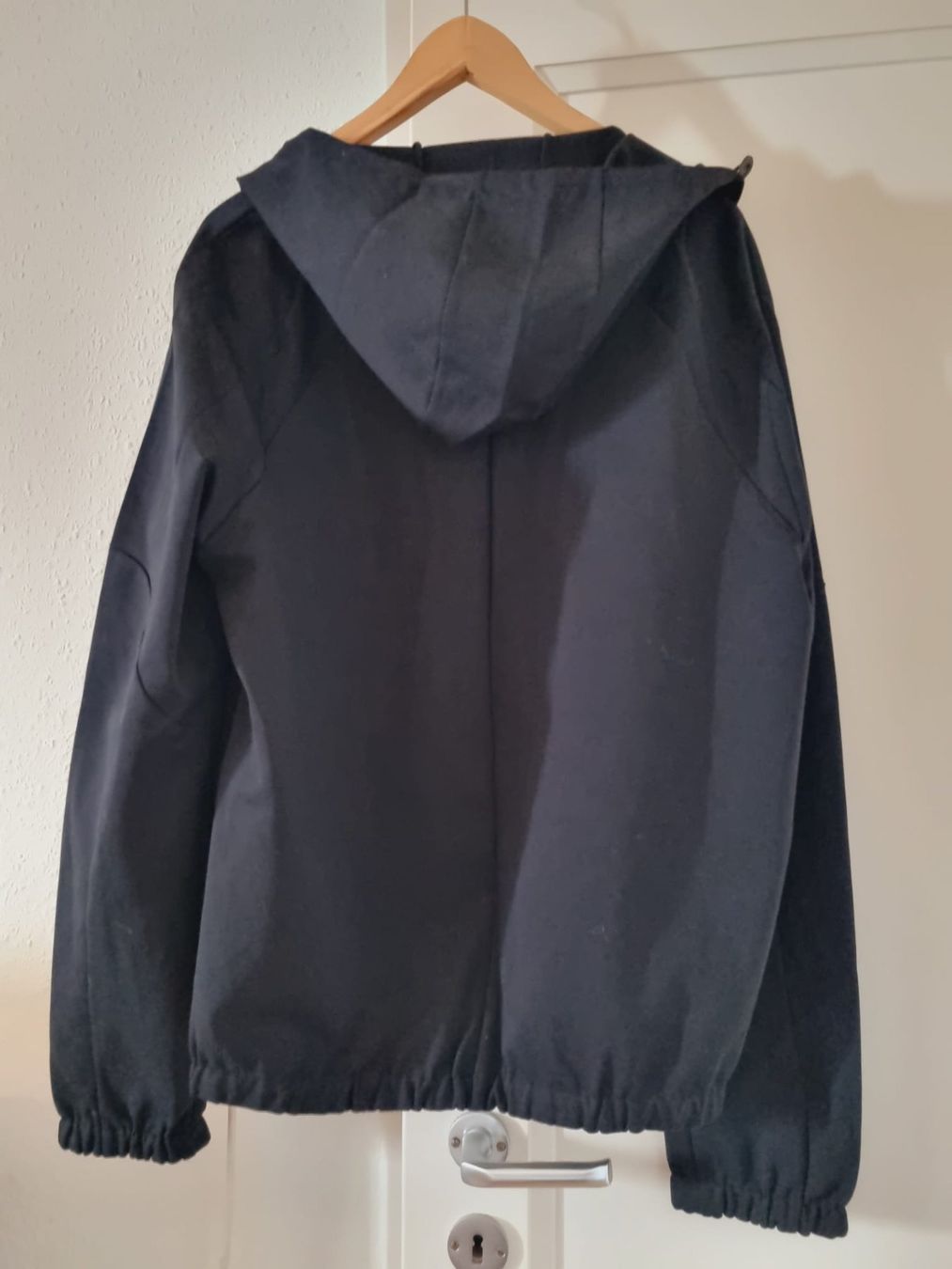 Prada Giacche: Veste à capuche Prada noire élégante, idéale mi-saison – Nuovo (secondo la descrizione) da Genève venduto da Chauvy84 1