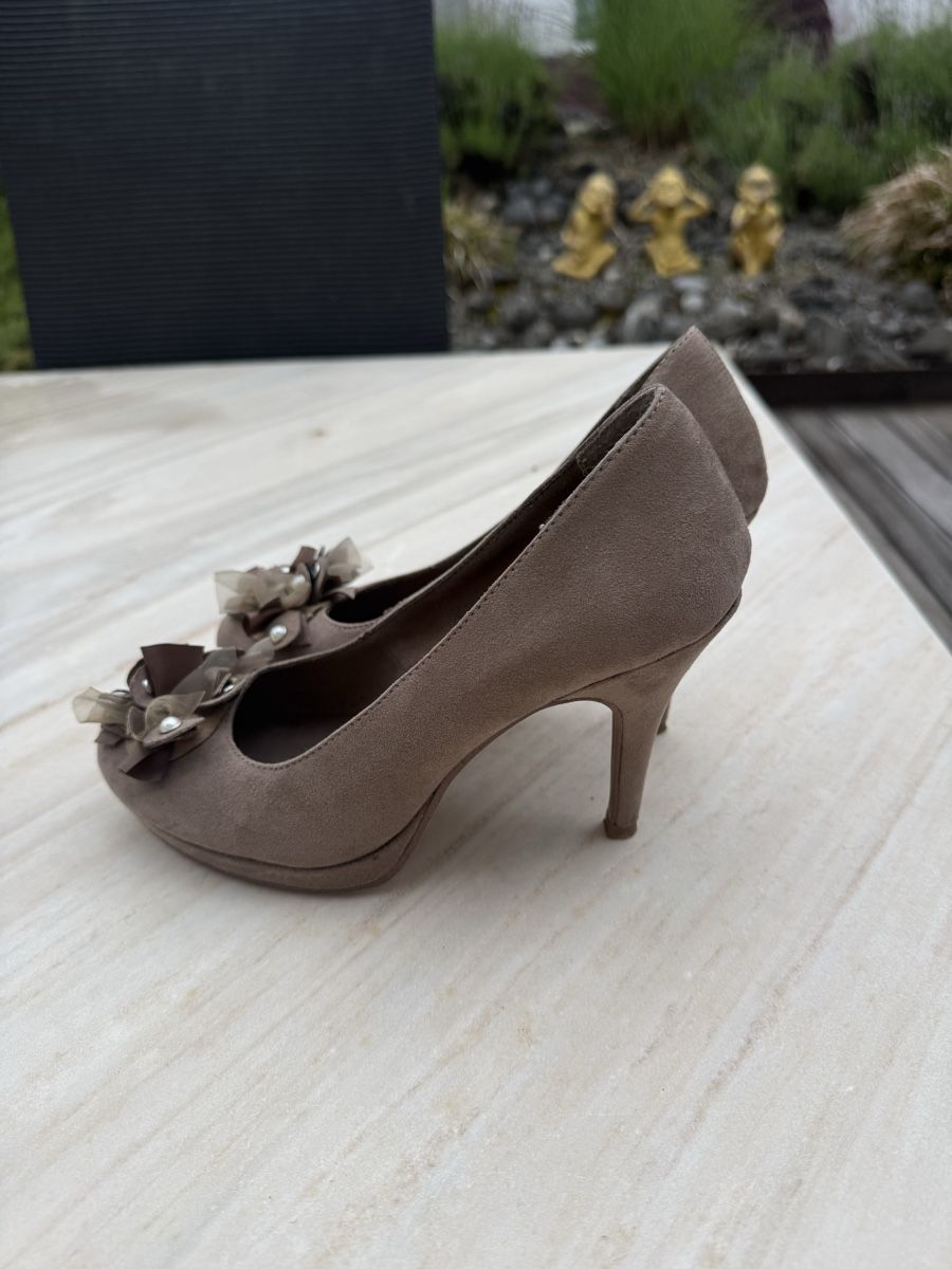 Tamaris Scarpe da donna: Braune Tamaris Pumps Gr. 38  – Nuovo (secondo la descrizione) da Engelburg venduto da mia_n6tr 1