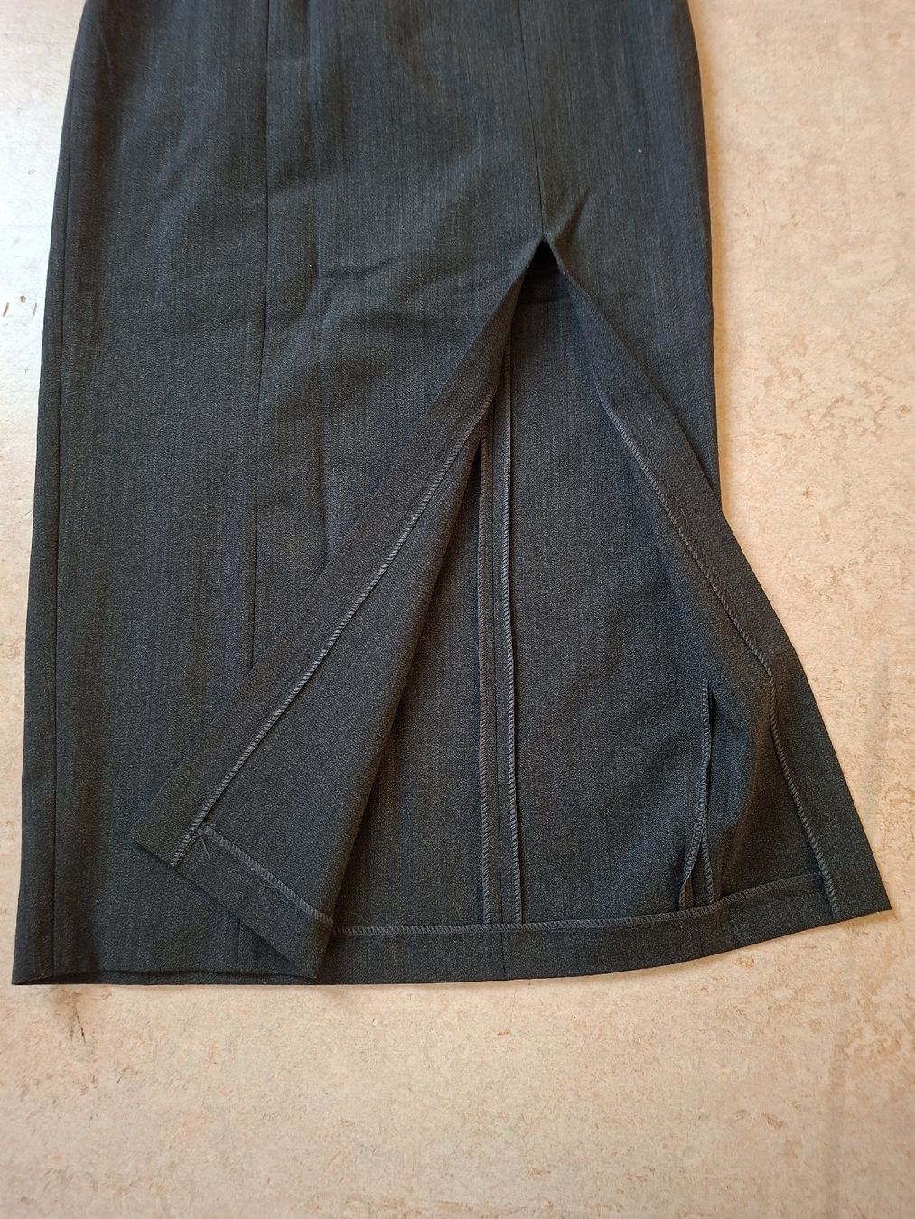 Vestiti: Hirsch Stretch Kleid, Bleistiftrock, Grau, ca. Grösse 36/38 – Usato da Klingnau venduto da vollmond36 5