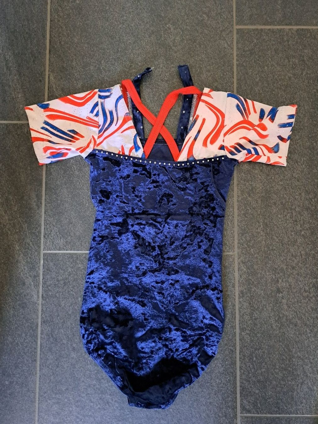 Trainer, Turnhosen & -trikots: Turndress Gr. 122 – Gebraucht aus Egliswil von Elaja 1