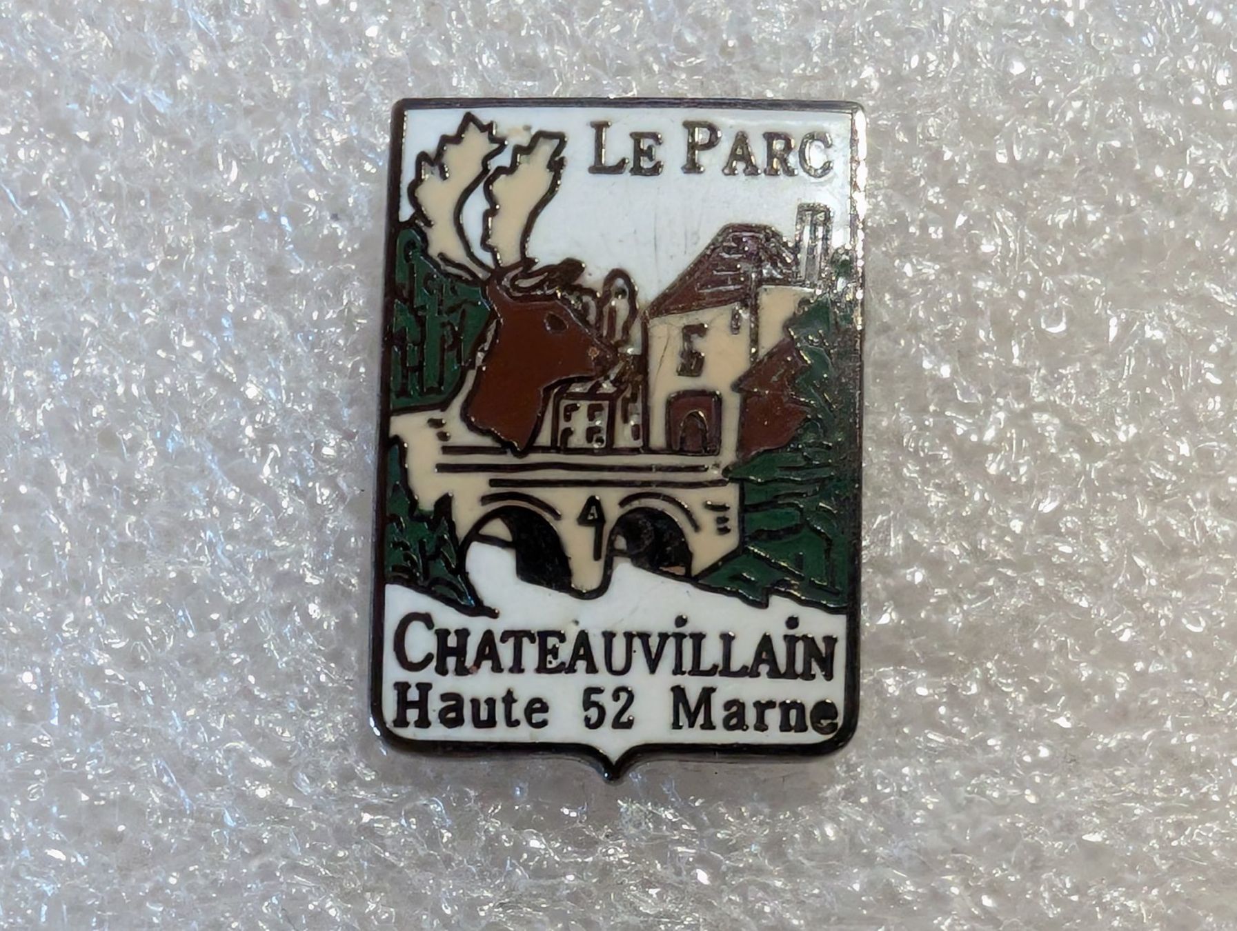 Plaketten & Abzeichen: Ansteckpin 292: Le Parc – Gebraucht aus Oppligen von Pin-Fall-Shop
