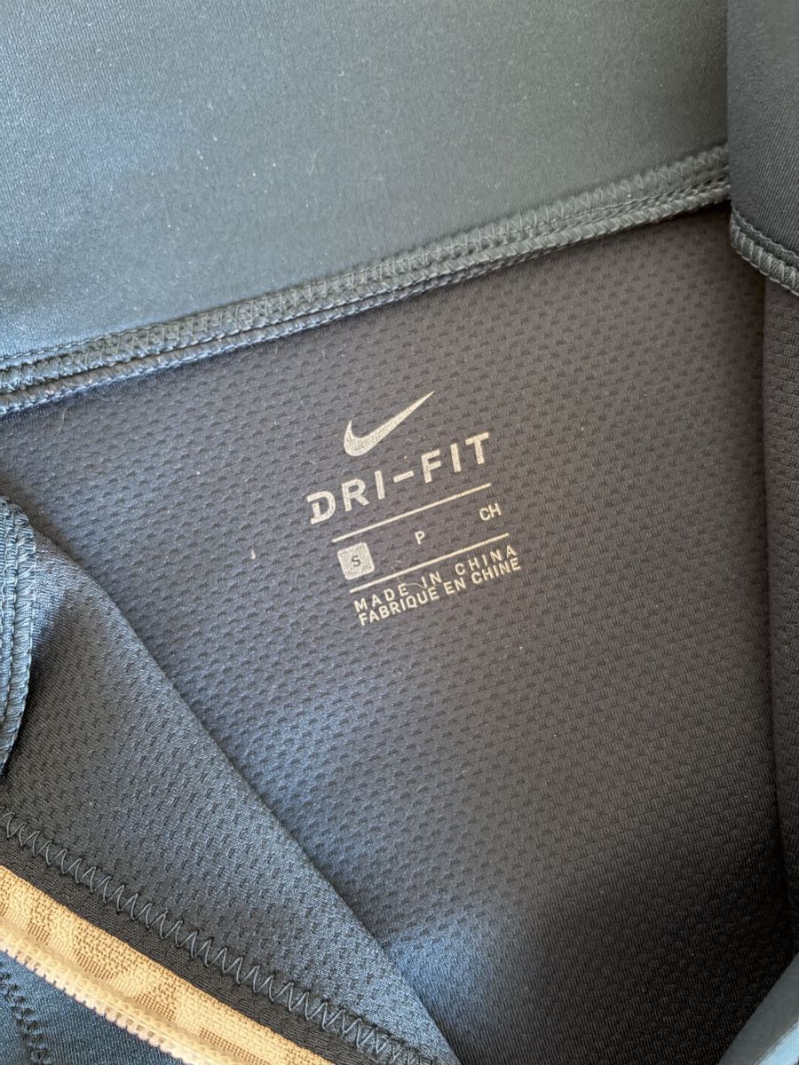 Nike Maglioni & Felpe: Nike Pro Pullover blau rosa Grösse S – Nuovo (secondo la descrizione) da Zürich venduto da supereme 2