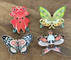 4x Pin Schmetterling / Fisch / Vogel / Asien