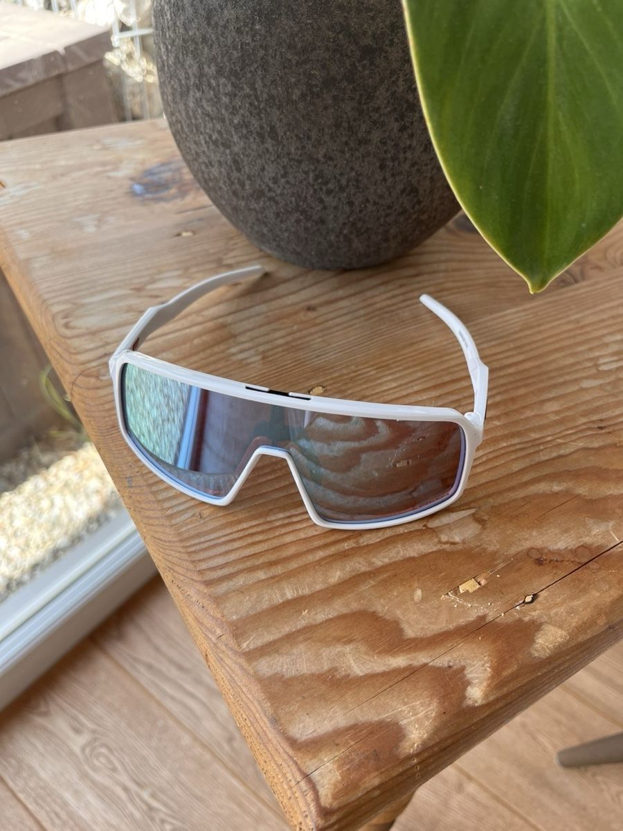 Oakley Brillen & Gläser: Lunettes de soleil Oakley, monture blanche – Gebraucht aus Sorens von lor_mt5w 3