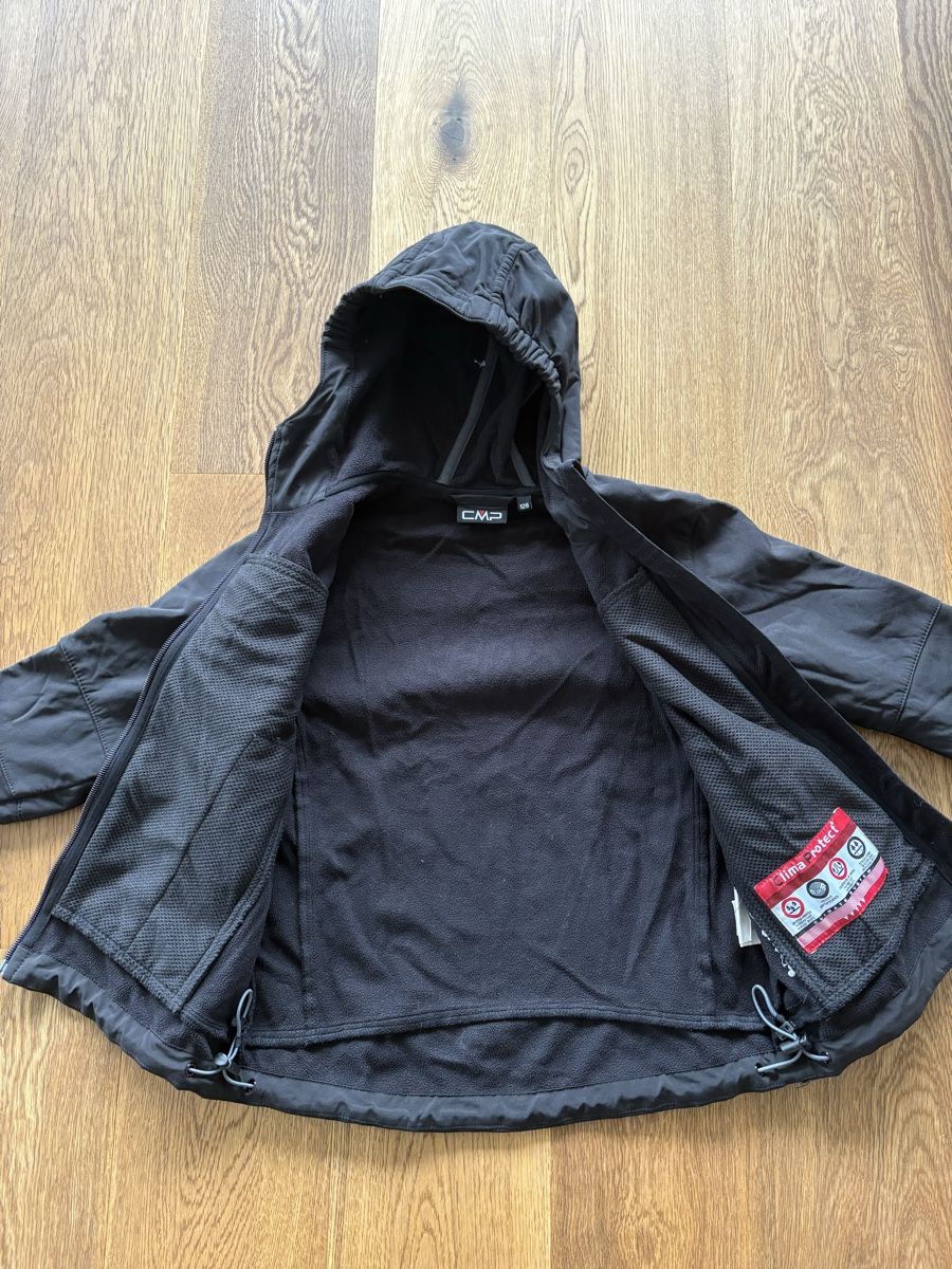 CMP Vestes: Softshelljacke CMP, 128, schwarz, Top – D'occasion à Horgen par Rafnaf 3