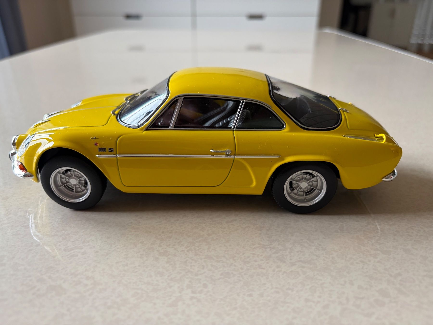 Renault Modellini d'auto: Renault Alpine A211 Modellauto 1:18 – Usato da Fehraltorf venduto da jnhagmann 2