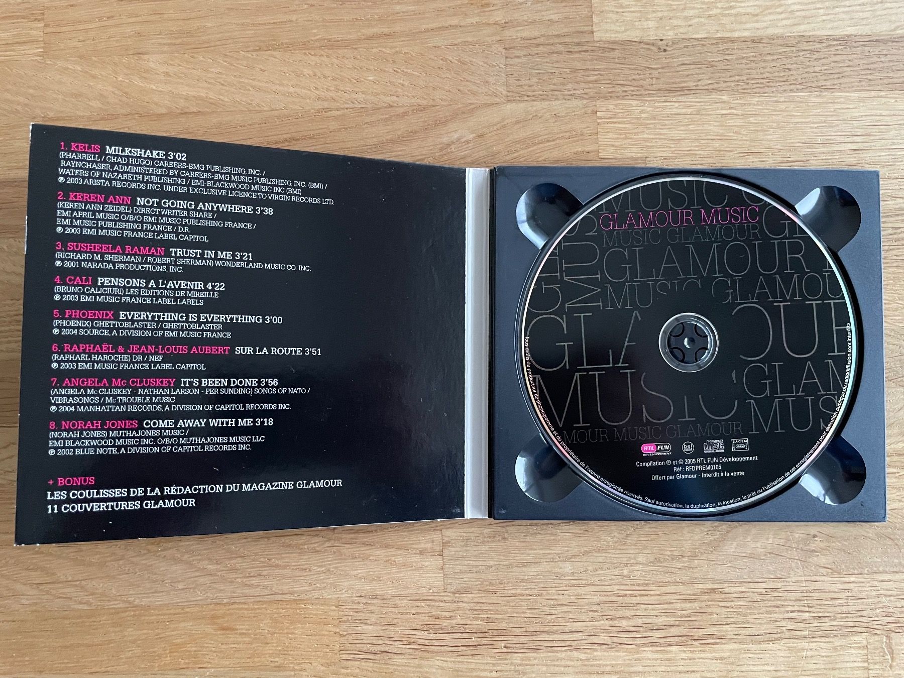 CD: CD - Glamour Music - 2005 – Usato da Winterthur venduto da Secondhand-Family 2