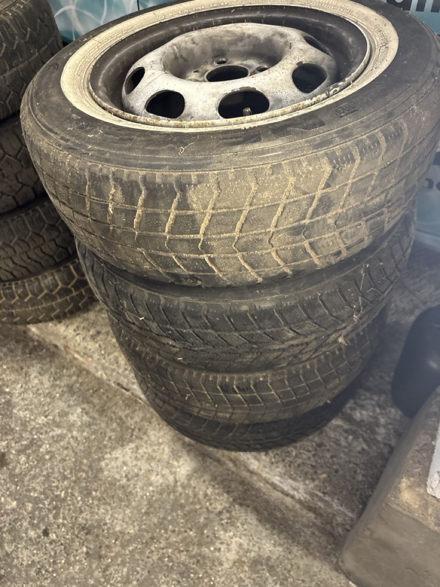 Volkswagen Alle Autoersatzteile: VW Golf 1 Räder – Gebraucht aus Oberwil (Dägerlen) von 1997 3