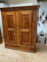 Biedermeier Schrank Kirschbaum um 1860