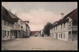 AK Grandchamp, Straßenpartie mit Wohnhäusern
