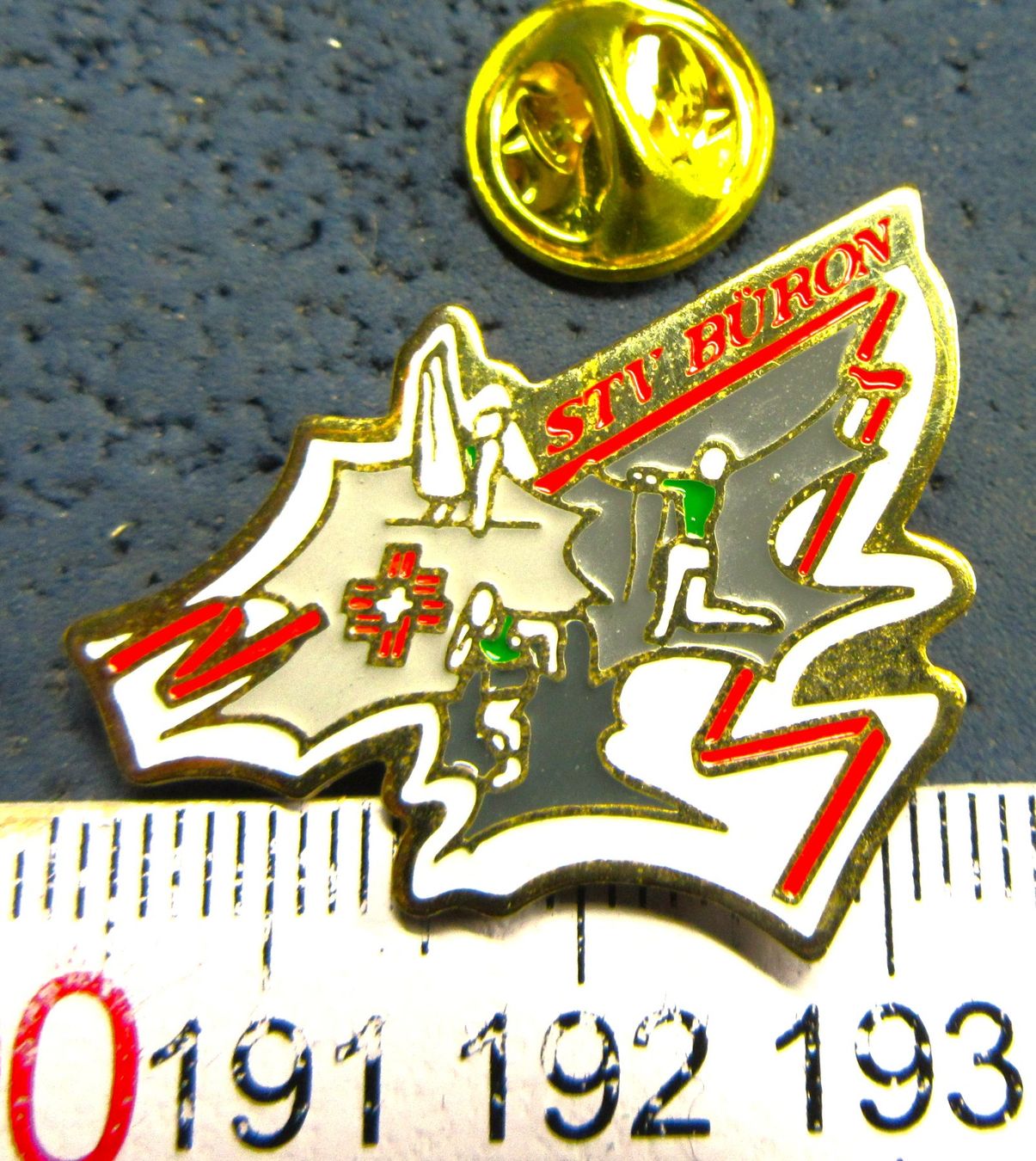 Swiss Placchette & Badge: STV BÜRON PIN SPORT – Usato da Ettingen venduto da Hausi4711