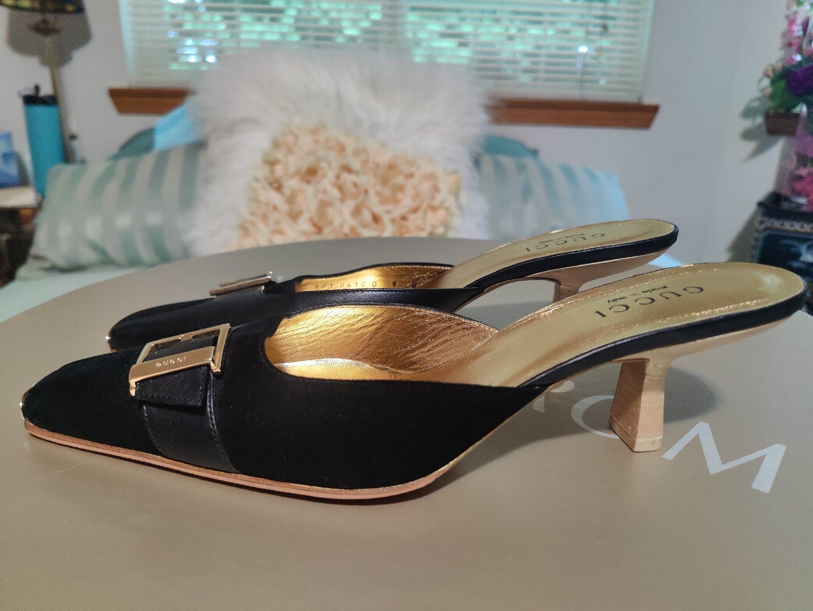 Gucci Scarpe da donna: New Authentic Gold Buckel Gucci heels 9US – Nuovo (secondo la descrizione) da Effretikon venduto da wie_p8sj 3