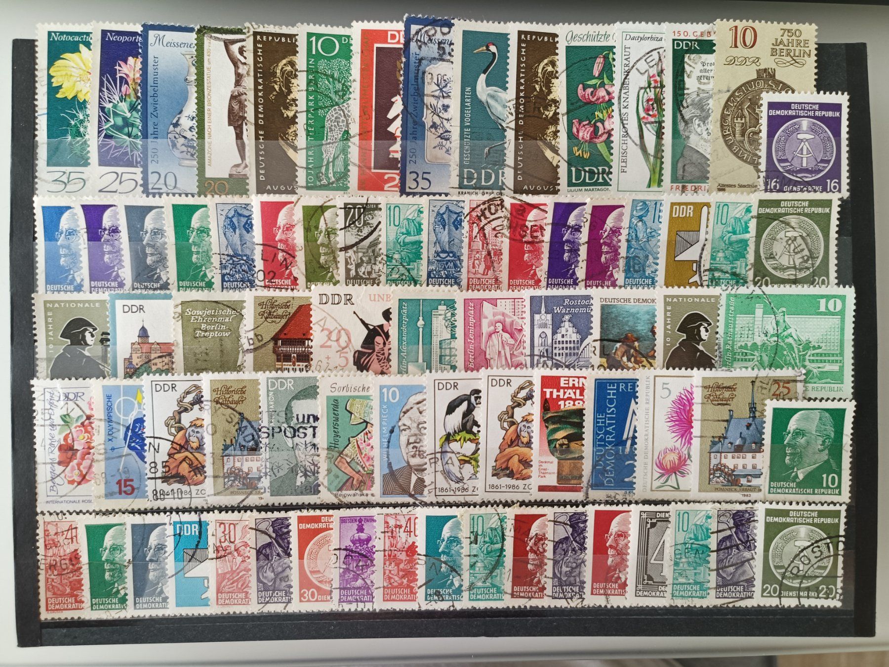 Tutti i francobolli: tolles DDR Lot gestempelt – Usato da Dübendorf venduto da goeggi79