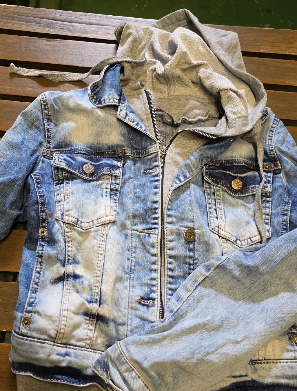 Lots de vêtements: Armani,Hugo,Kleiderpaket – Neuf (Voir description) à Jona par san_f7pf 2