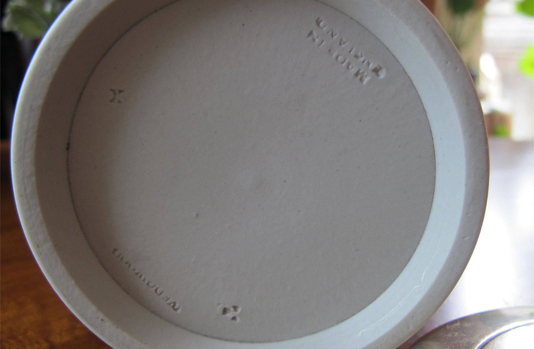 Zuckerdosen: ZUCKERDOSE WEDGWOOD JASPERWARE  DUNKELBLAU – Gebraucht aus Matzingen von exklusives 8