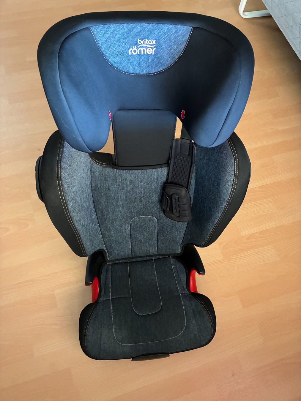 Britax Römer Auto-Kindersitze: Britax Römer Kidfix XP Kindersitz Isofix – Gebraucht aus Langendorf von studi27