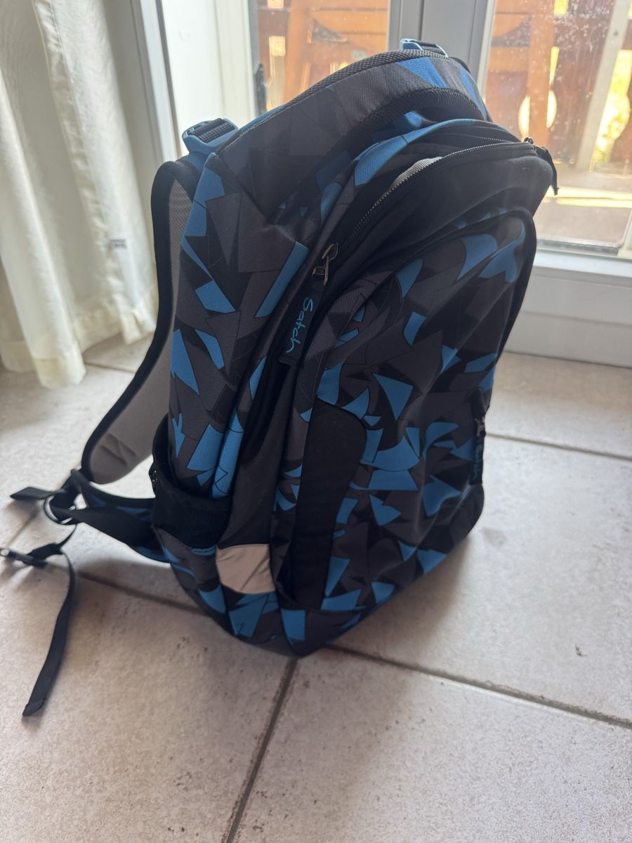 Satch Sacs à dos: Satch Schulrucksack Blue Triangle   NEU!!! – Neuf avec emballage d'origine à Schenkon par Mnop