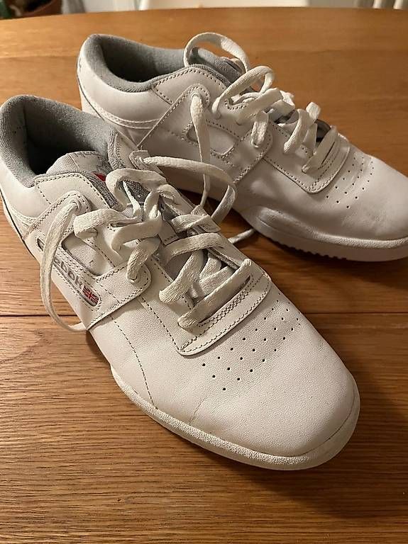 Reebok Herrenschuhe: Reebok white sneakers - New, size 41 – Gebraucht aus Zürich von LeoGd