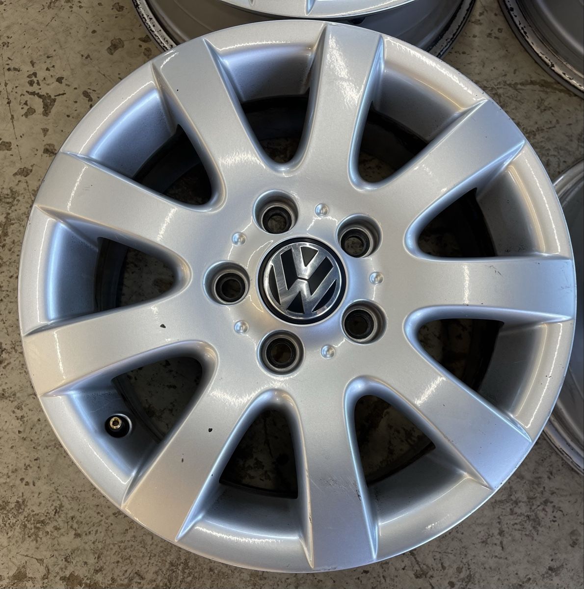 Volkswagen Jantes: Alufelge Golf 5 – D'occasion à Reinach AG par pred1512 3