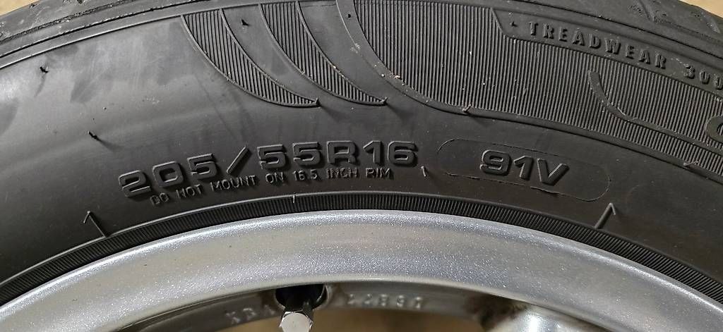 Audi Cerchioni: 4 X Alufelgen 16" mit Sommerpneu – Usato da Kriegstetten venduto da unwissend 4