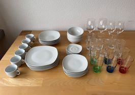 Umfassendes Küchenset (Geschirr, Besteck, Pfannen, Kellen)