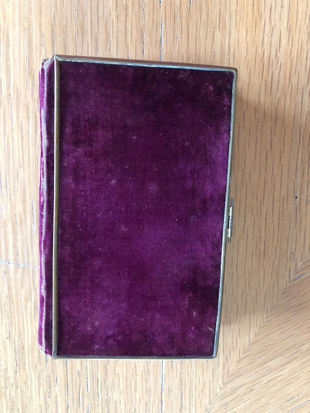 Libri: Antikes Gebetsbuch mit Kreuz, Samt – Usato da Schübelbach venduto da Dolly990_2 2